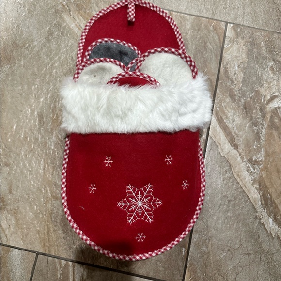 Christmas Holiday Slippers - Picture 1 of 2